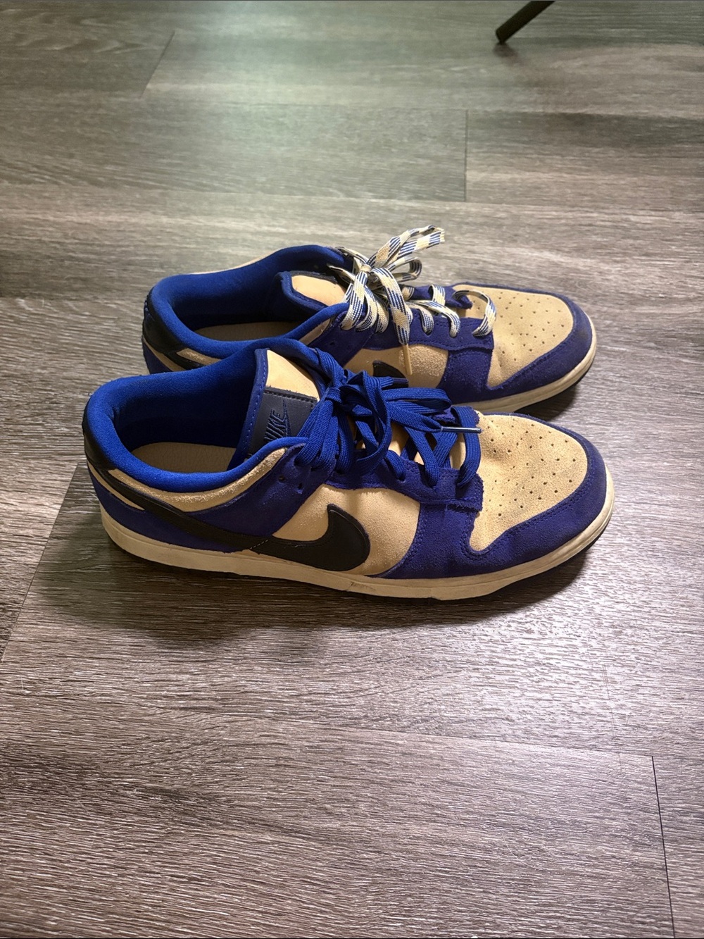 Nike Low Top Sneakers in Blue, Tan and Black